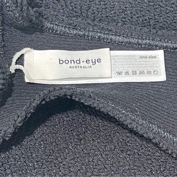 NWOT BOND-EYE THE SYDNEY BIKINI TOP  BLACK O/S 2-8 (B374) $100 - Picture 6 of 7